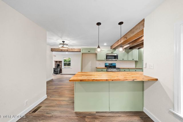 4540 S York Highway 4540 Hwy, Jamestown, TN 38556