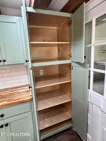 4540 S York Highway 4540 Hwy, Jamestown, TN 38556