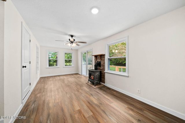 4540 S York Highway 4540 Hwy, Jamestown, TN 38556