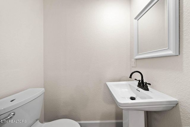 4540 S York Highway 4540 Hwy, Jamestown, TN 38556