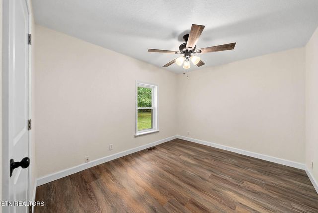 4540 S York Highway 4540 Hwy, Jamestown, TN 38556