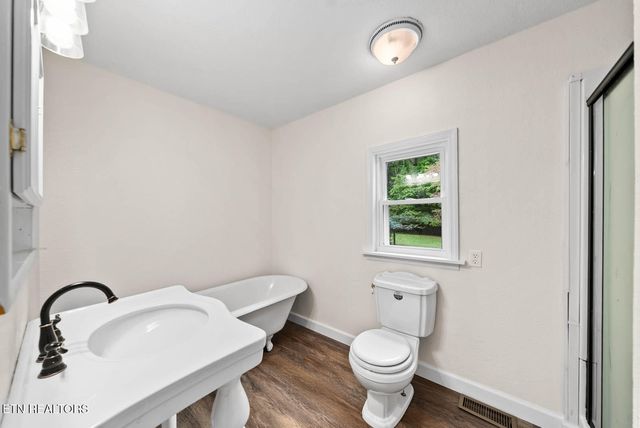 4540 S York Highway 4540 Hwy, Jamestown, TN 38556