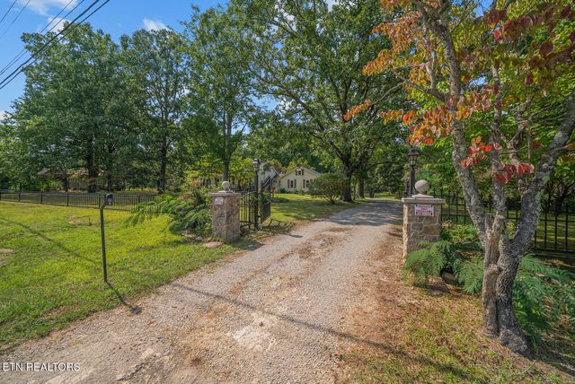 4540 S York Highway 4540 Hwy, Jamestown, TN 38556