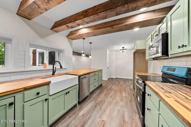 4540 S York Highway 4540 Hwy, Jamestown, TN 38556