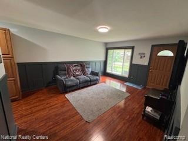 22848 N Brookside Drive, Dearborn Heights, MI 48125