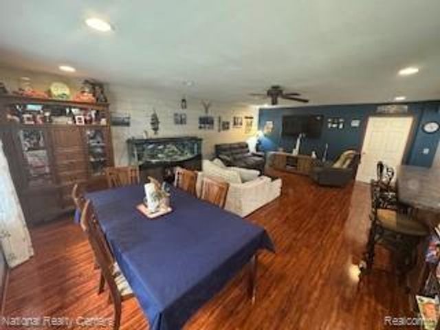 22848 N Brookside Drive, Dearborn Heights, MI 48125