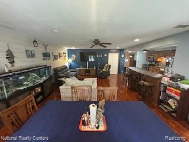 22848 N Brookside Drive, Dearborn Heights, MI 48125