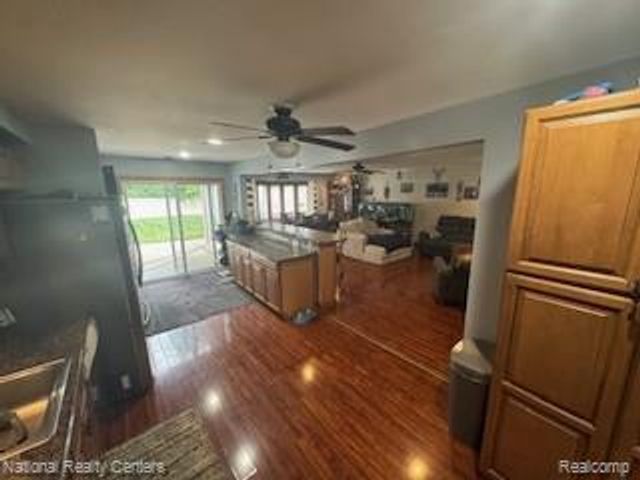 22848 N Brookside Drive, Dearborn Heights, MI 48125