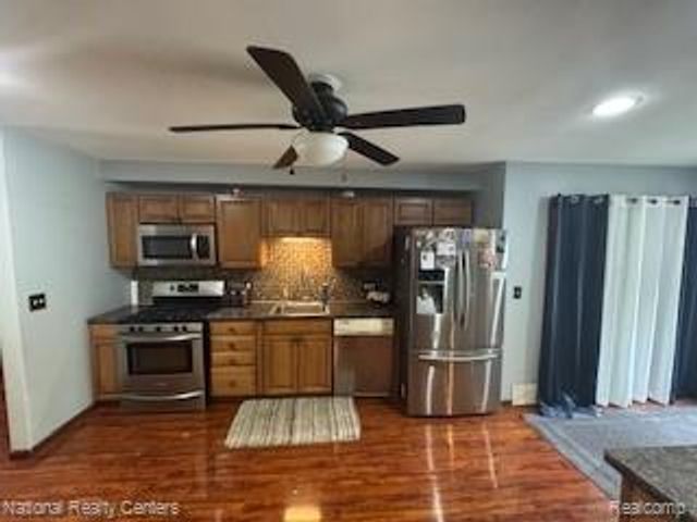 22848 N Brookside Drive, Dearborn Heights, MI 48125