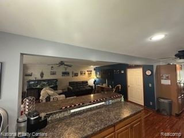 22848 N Brookside Drive, Dearborn Heights, MI 48125