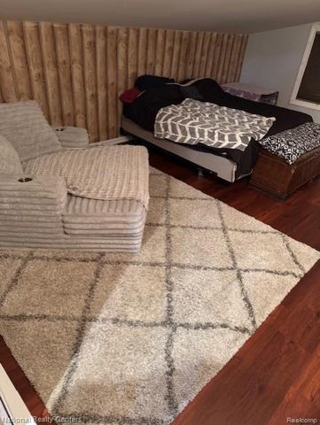 22848 N Brookside Drive, Dearborn Heights, MI 48125