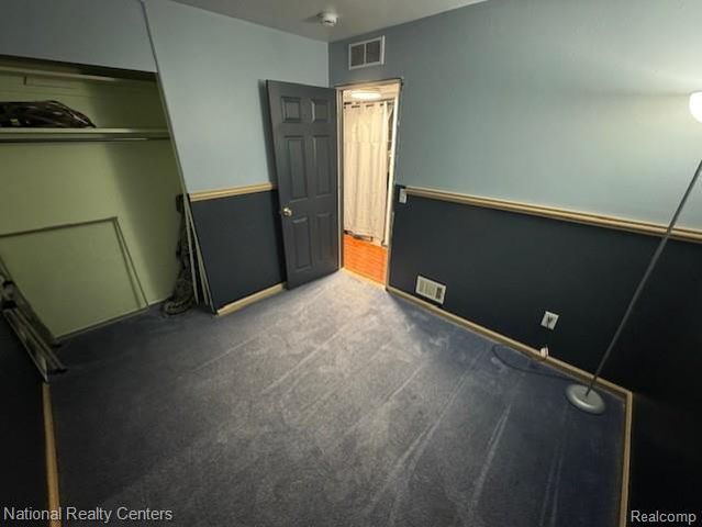 22848 N Brookside Drive, Dearborn Heights, MI 48125