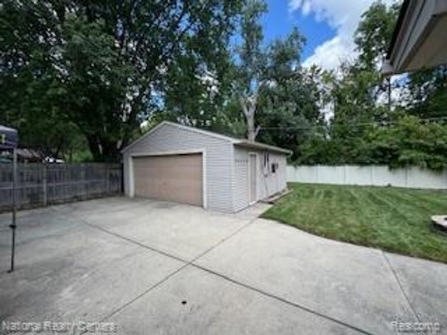 22848 N Brookside Drive, Dearborn Heights, MI 48125