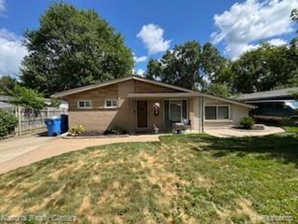 22848 N Brookside Drive, Dearborn Heights, MI 48125