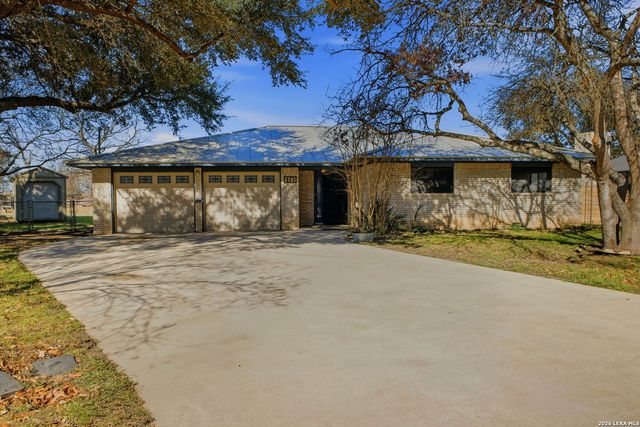 10 Broken Ski Circle, New Braunfels, TX 78130