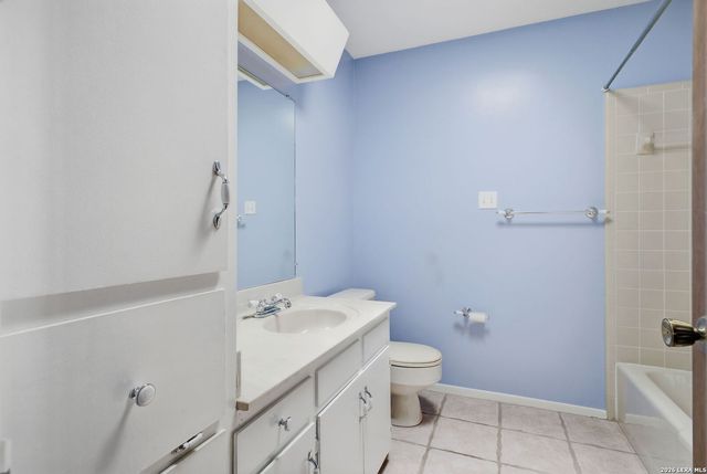 10 Broken Ski Circle, New Braunfels, TX 78130