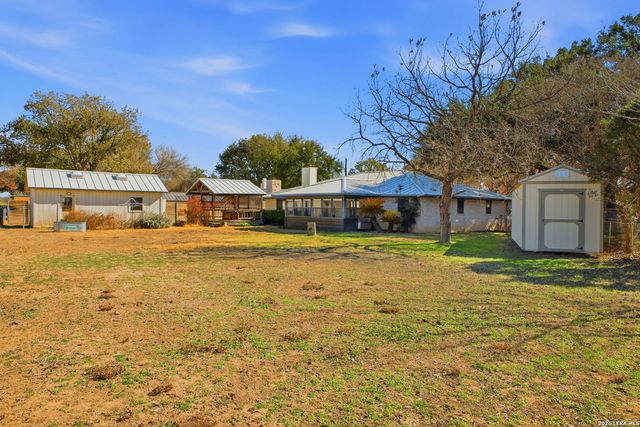 10 Broken Ski Circle, New Braunfels, TX 78130