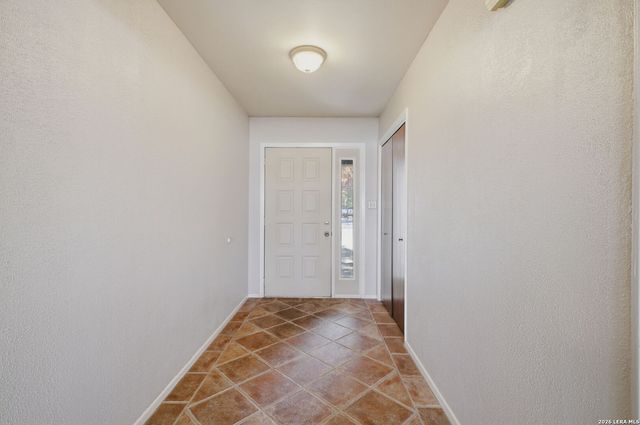 10 Broken Ski Circle, New Braunfels, TX 78130