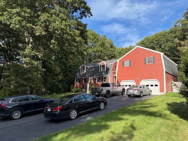 2 Stonehedge Circle, Billerica, MA 01821