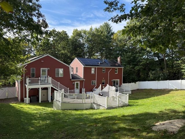 2 Stonehedge Circle, Billerica, MA 01821