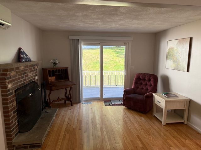 2 Stonehedge Circle, Billerica, MA 01821