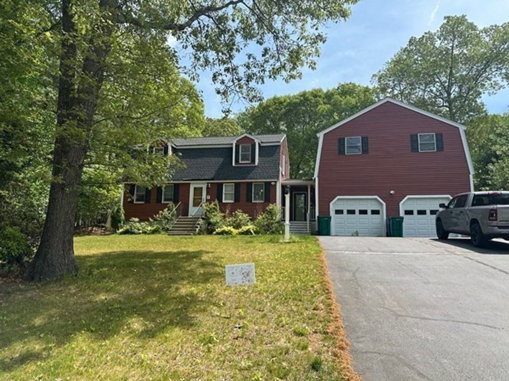 2 Stonehedge Circle, Billerica, MA 01821