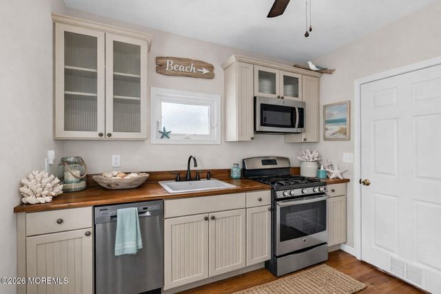 6 Beach Street, Sea Bright, NJ 07760