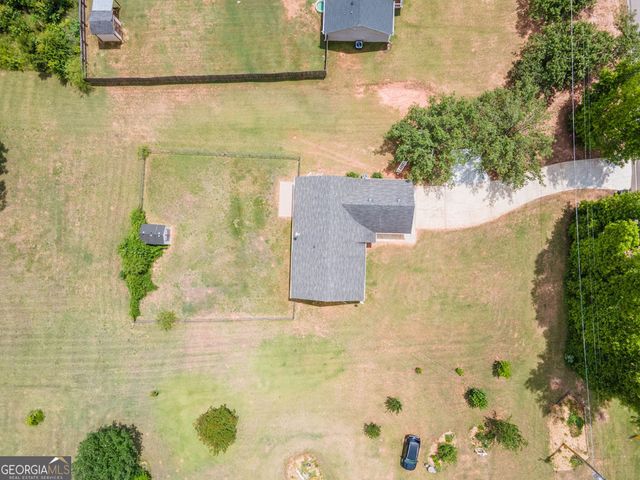 1672 Dolly Nixon Road, Senoia, GA 30276