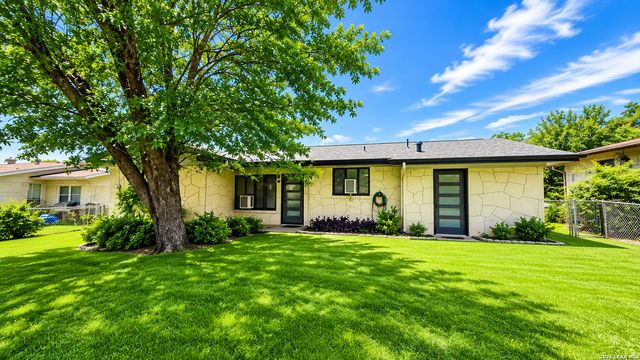 463 CHERRY RIDGE DR, San Antonio, TX 78213