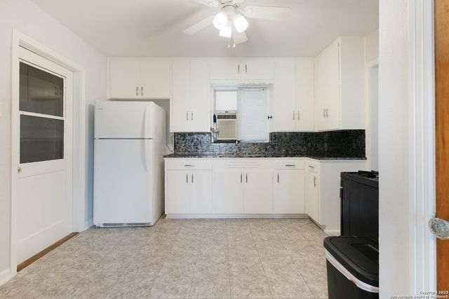 463 CHERRY RIDGE DR, San Antonio, TX 78213