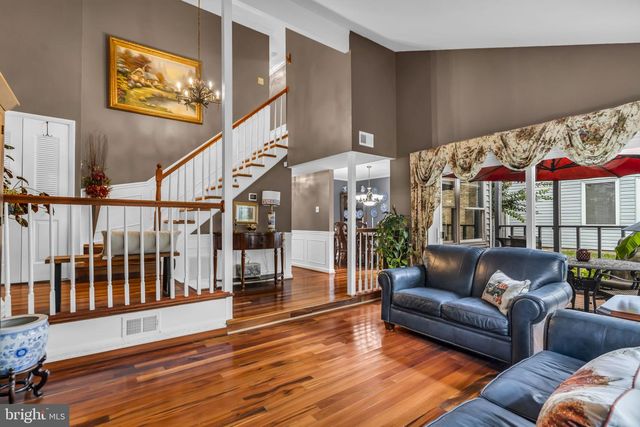 523 SUGARLAND RUN DR, Sterling, VA 20164