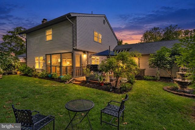 523 SUGARLAND RUN DR, Sterling, VA 20164