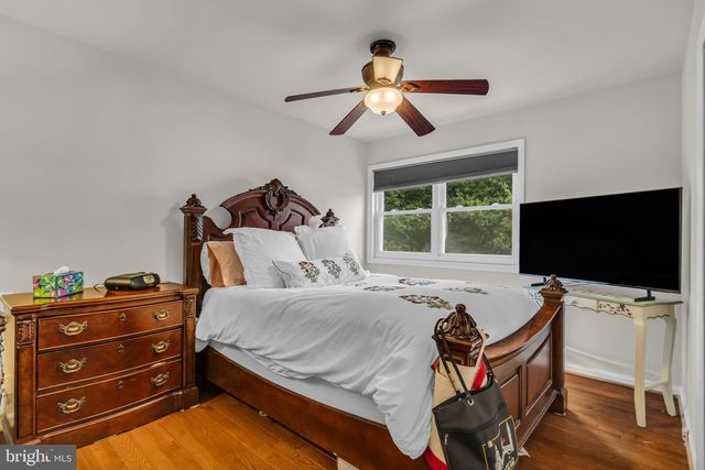 523 SUGARLAND RUN DR, Sterling, VA 20164