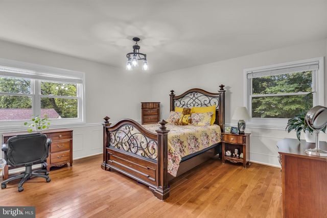 523 SUGARLAND RUN DR, Sterling, VA 20164