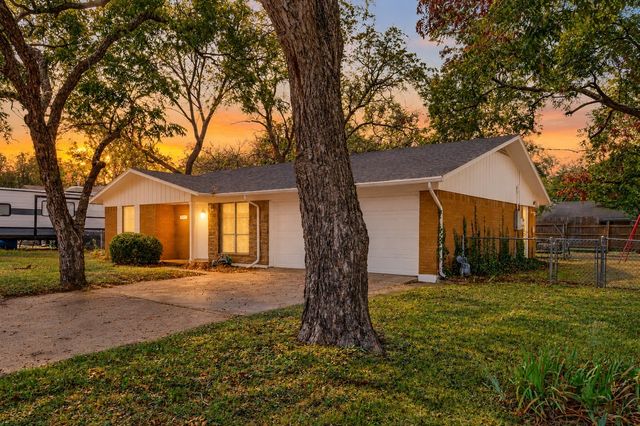 511 N Cherry Street, Aubrey, TX 76227