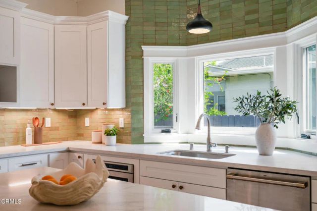 1023 Adelaine Avenue, South Pasadena, CA 91030