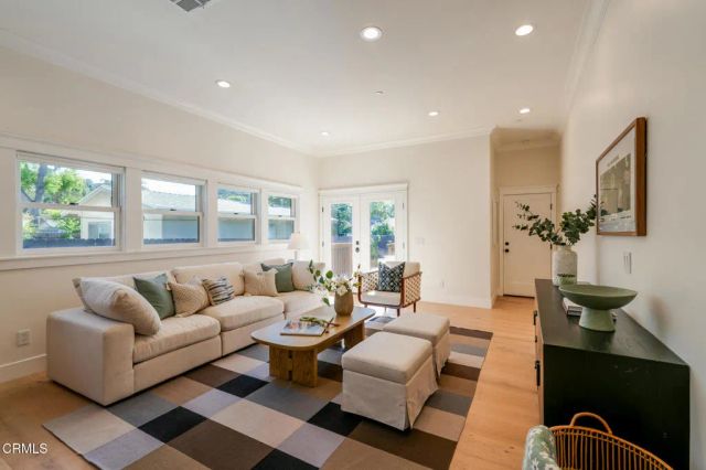 1023 Adelaine Avenue, South Pasadena, CA 91030