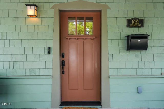 1023 Adelaine Avenue, South Pasadena, CA 91030