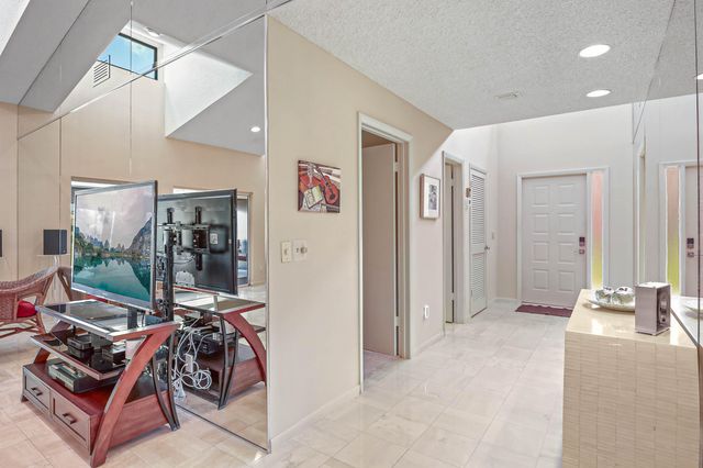 4733 S Fountains Dr S S, Lake Worth, FL 33467