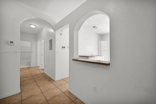 6900 NW 179th St 104-1, Hialeah, FL 33015