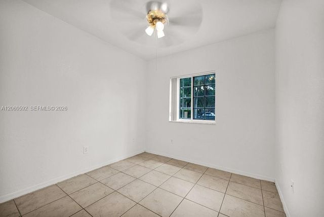 6900 NW 179th St 104-1, Hialeah, FL 33015