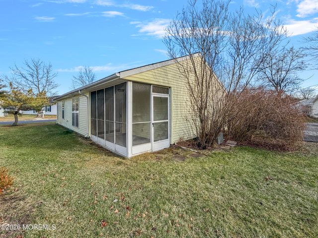 47 Carnaby Close, Freehold, NJ 07728