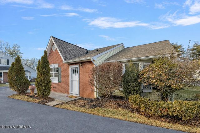 47 Carnaby Close, Freehold, NJ 07728