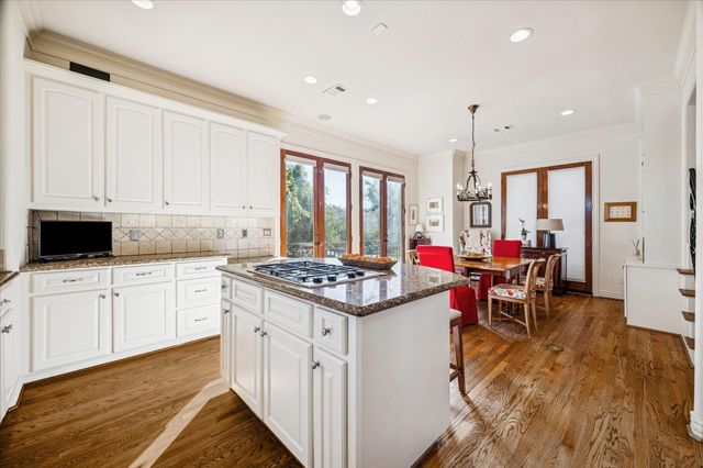 2025 Park Street, Houston, TX 77019