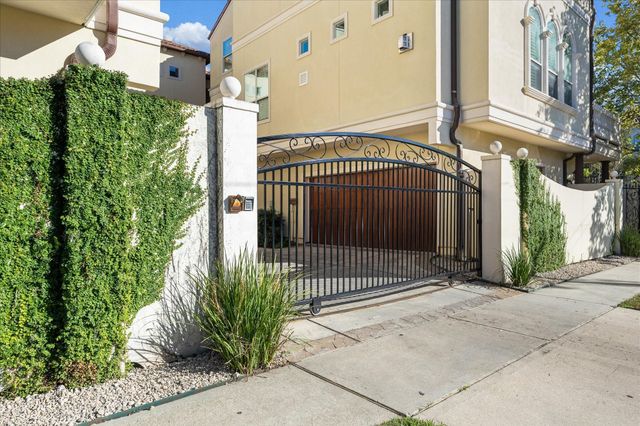 2025 Park Street, Houston, TX 77019