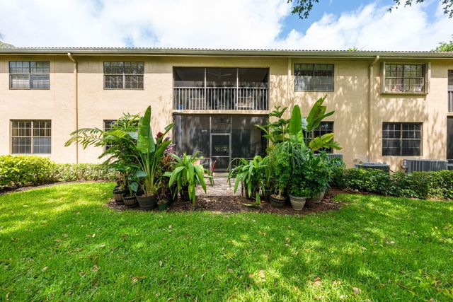 6675 Montego Bay Boulevard E, Boca Raton, FL 33433