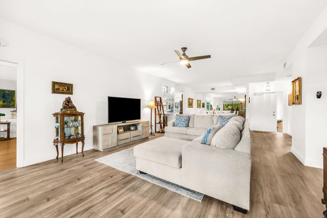 6675 Montego Bay Boulevard E, Boca Raton, FL 33433