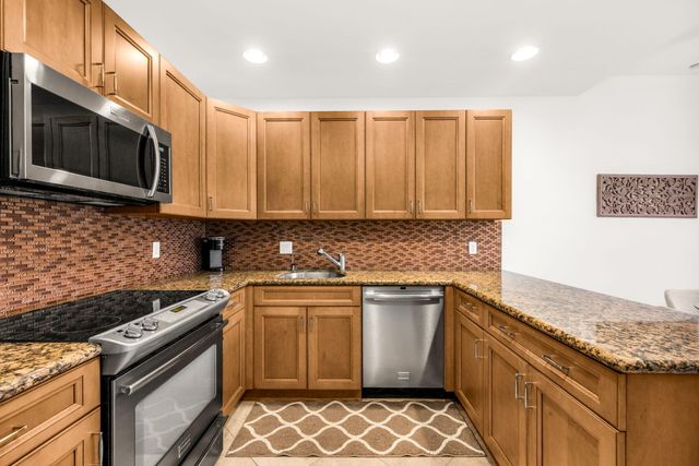 6675 Montego Bay Boulevard E, Boca Raton, FL 33433