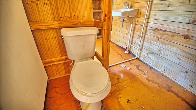 1486 Hildreth Pool Road, Bowie, TX 76230