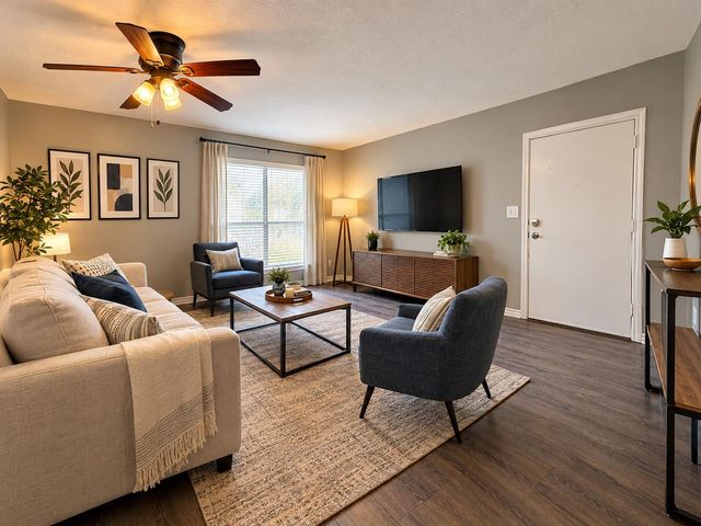 100 Uhland RD 1, San Marcos, TX 78666